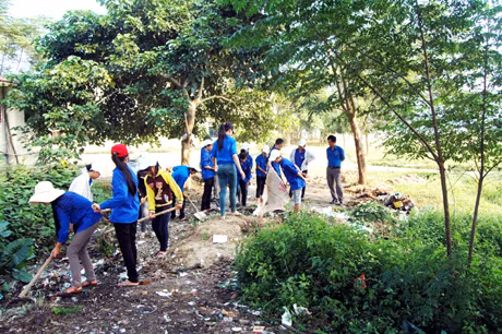 Đoàn thanh niên góp phần làm sạch môi trường (Internet)