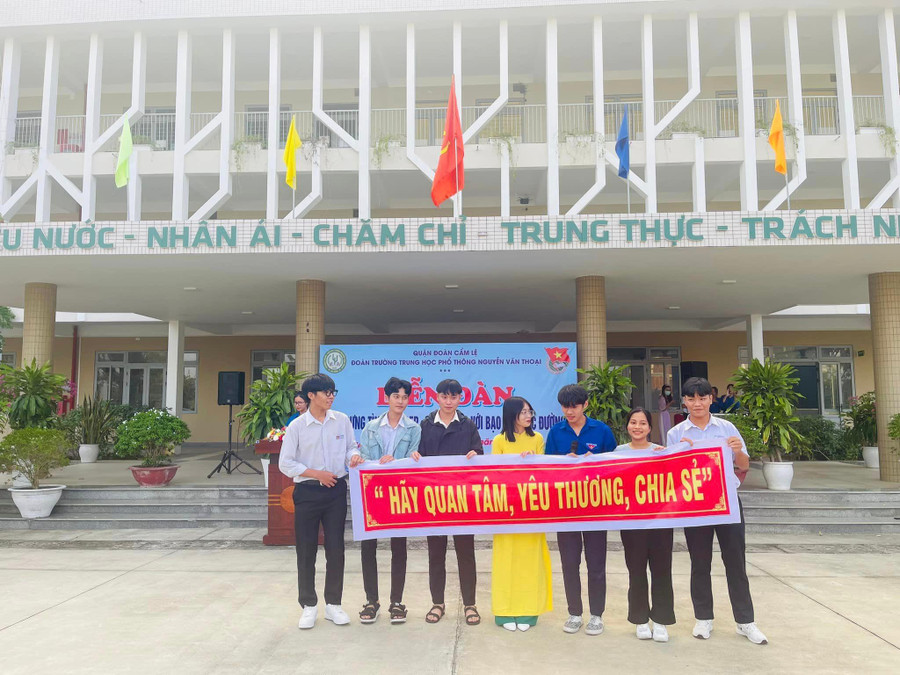Nhiều hoạt động thiết thực trong việc phòng chống bạo lực học đường. Nhiều hoạt động thiết thực trong việc phòng chống bạo lực học đường.