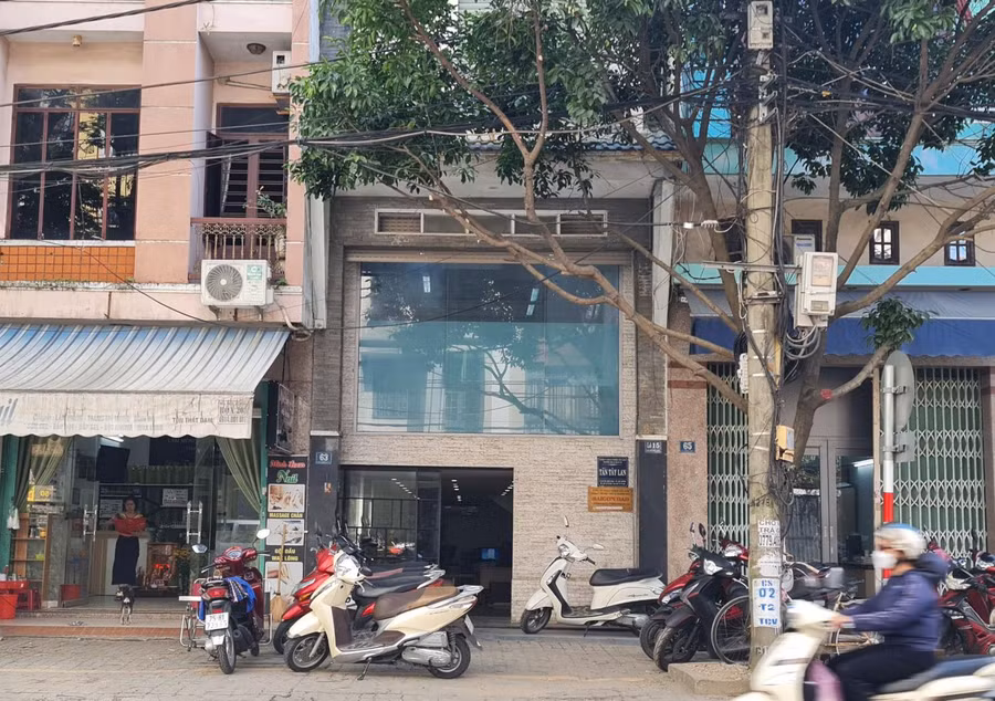 Trụ sở doanh nghiệp bị xử phạt vì nợ bảo hiểm xã hội. 