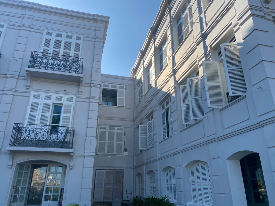 Những khung cửa sổ mang dấu ấn kiến trúc Pháp tuyệt đẹp. Ảnh: Hoàng Vinh. Những khung cửa sổ mang dấu ấn kiến trúc Pháp tuyệt đẹp. Ảnh: Hoàng Vinh.