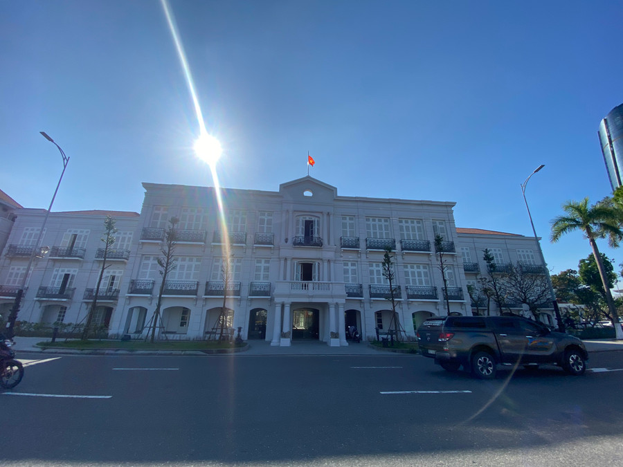 Với lối kiến trúc đẹp mắt chắc chắn khi đưa vào hoạt động, công trình sẽ thu hút rất nhiều người dân đến vui chơi, giải trí… Ảnh: Hoàng Vinh. Với lối kiến trúc đẹp mắt chắc chắn khi đưa vào hoạt động, công trình sẽ thu hút rất nhiều người dân đến vui chơi, giải trí… Ảnh: Hoàng Vinh.