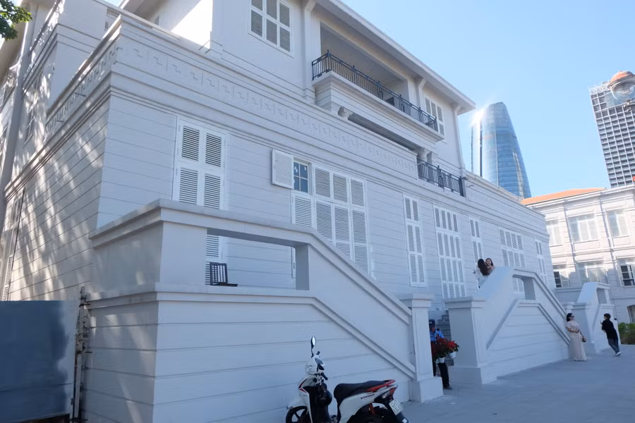 Sau khoảng 3 năm thực hiện dự án chuyển công năng Tòa Đốc lý Bảo tàng Đà Nẵng đã bắt đầu bước vào giai đoạn hoàn thiện. Ảnh: Hoàng Vinh.