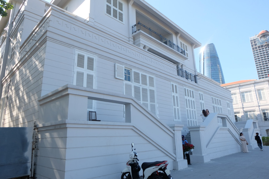 Sau khoảng 3 năm thực hiện dự án chuyển công năng Tòa Đốc lý Bảo tàng Đà Nẵng đã bắt đầu bước vào giai đoạn hoàn thiện. Ảnh: Hoàng Vinh. Sau khoảng 3 năm thực hiện dự án chuyển công năng Tòa Đốc lý Bảo tàng Đà Nẵng đã bắt đầu bước vào giai đoạn hoàn thiện. Ảnh: Hoàng Vinh.