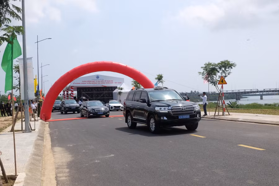 Thông xe tuyến đường Tuyên Sơn - Túy Loan. Ảnh: Hoàng Vinh.