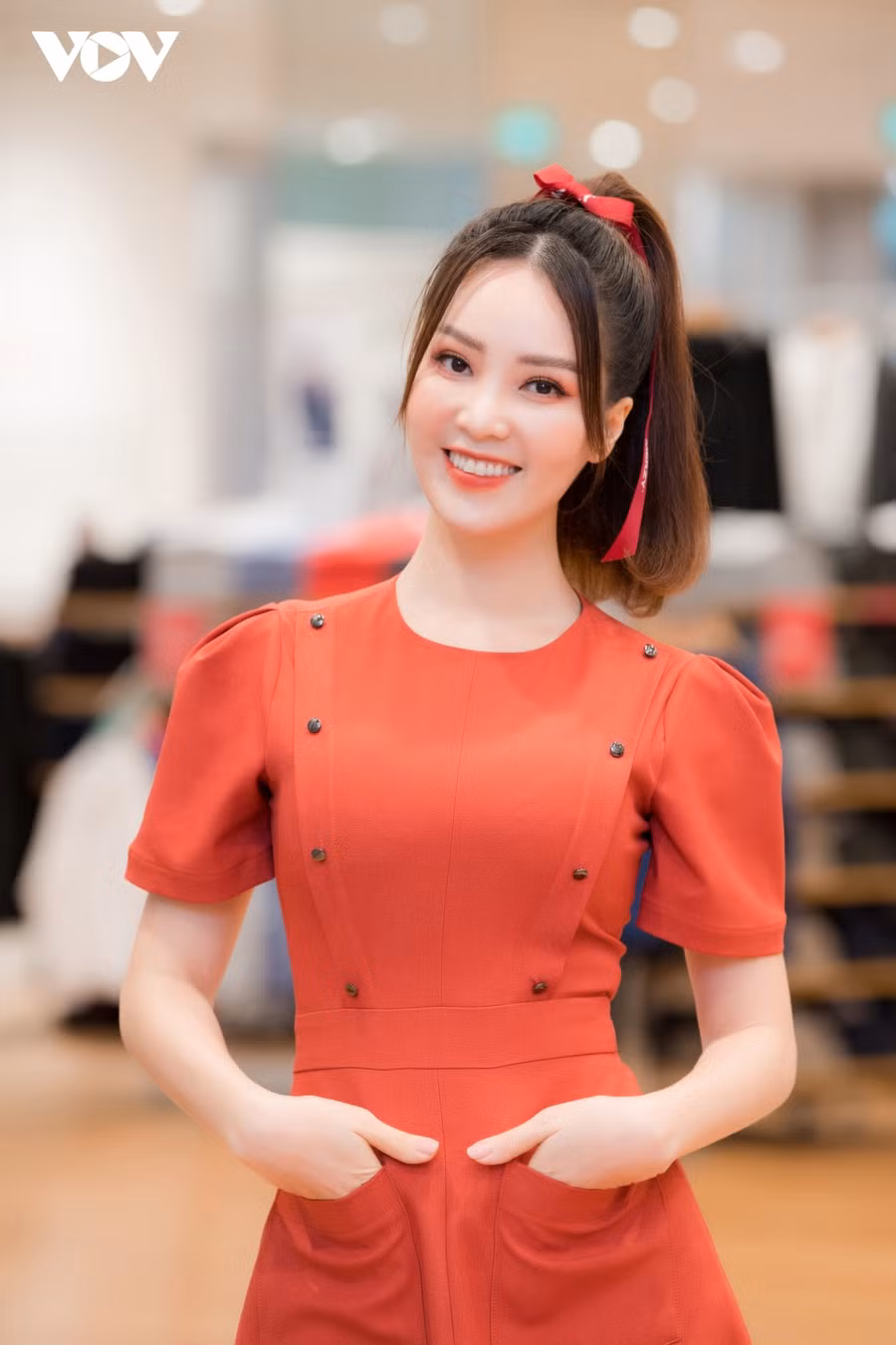 Á hậu Thụy Vân lên tiếng trước tin đồn đã ly hôn chồng ảnh 1