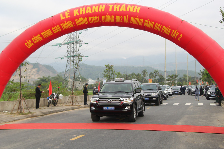 Đà Nẵng khánh thành 3 tuyến đường dịp cuối năm. Đà Nẵng khánh thành 3 tuyến đường dịp cuối năm.