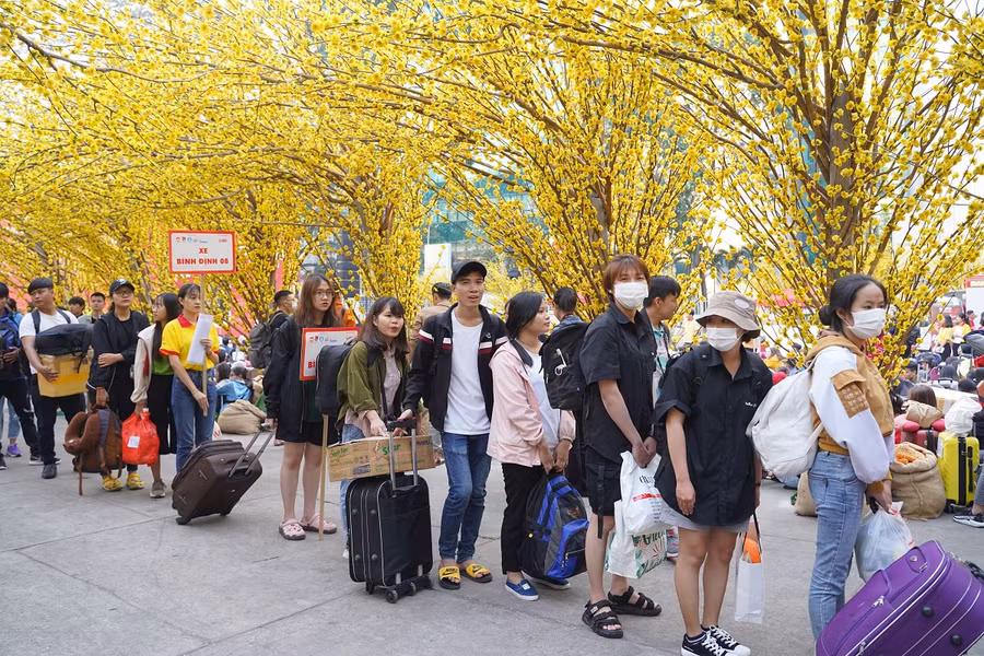 Sinh viên tại TPHCM được hỗ trợ vé xe về quê dịp Tết (Ảnh: Phúc Hà)