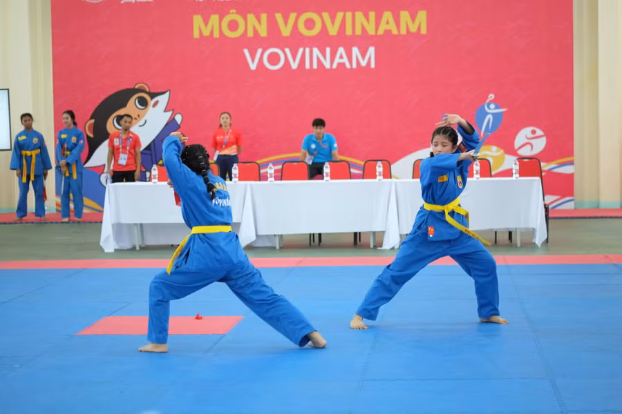 Phần thi của đội Campuchia. 