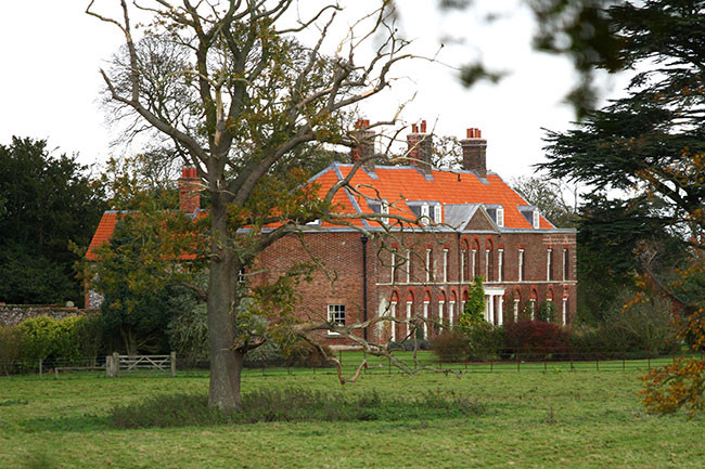 Những món quà đắt giá Kate được nhận từ khi làm dâu hoàng gia Anh