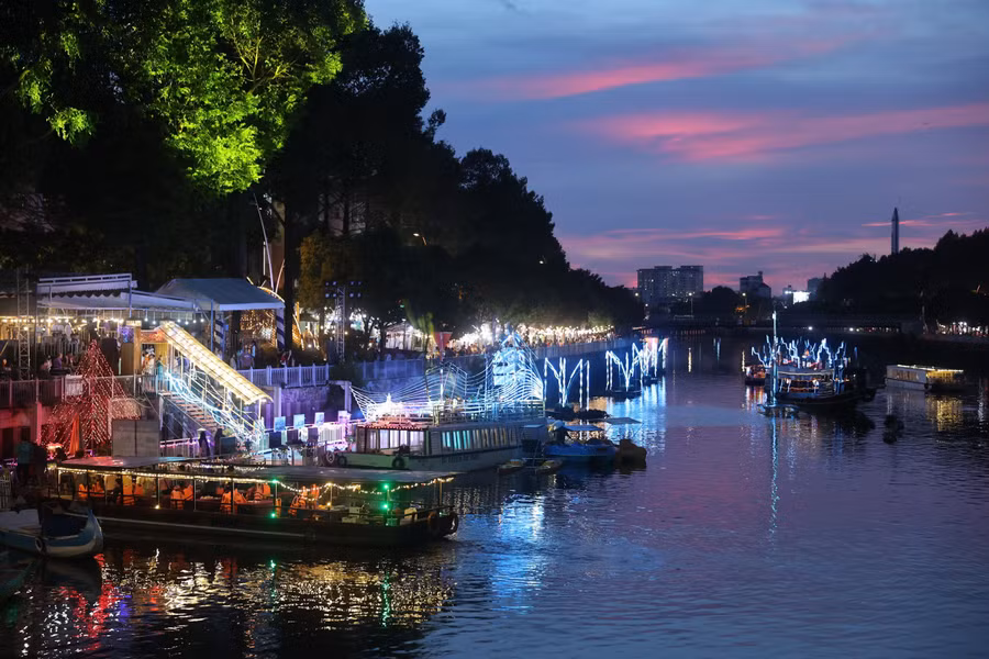 Hoạt động “không gian trên bến dưới thuyền” tại Lễ hội Sông nước TPHCM 2024. Ảnh: Cẩm Anh.