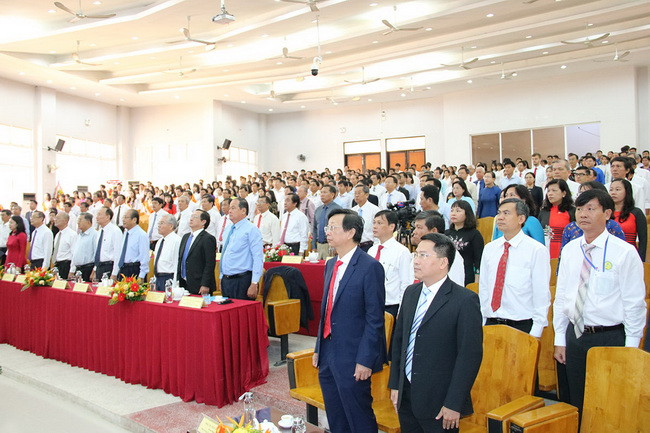 Quang cảnh buổi lễ chào cờ Quang cảnh buổi lễ chào cờ