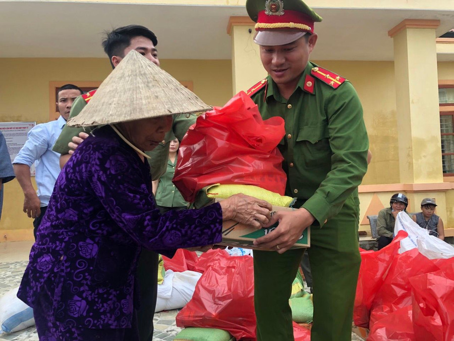 Anh Hoàng Vương Anh là người có tư tưởng vững vàng, kiên định với mục tiêu, lý tưởng của Đảng. Ở anh luôn tràn đầy năng lượng tích cực.