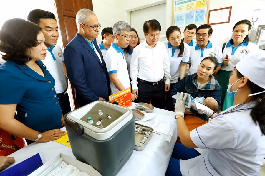 Tháng 5 sẽ tăng cường vắc xin mới.