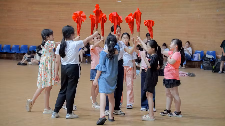 ...với mục đích lan tỏa tinh thần đoàn kết, giao lưu giữa học sinh ở các quốc gia trong khu vực.