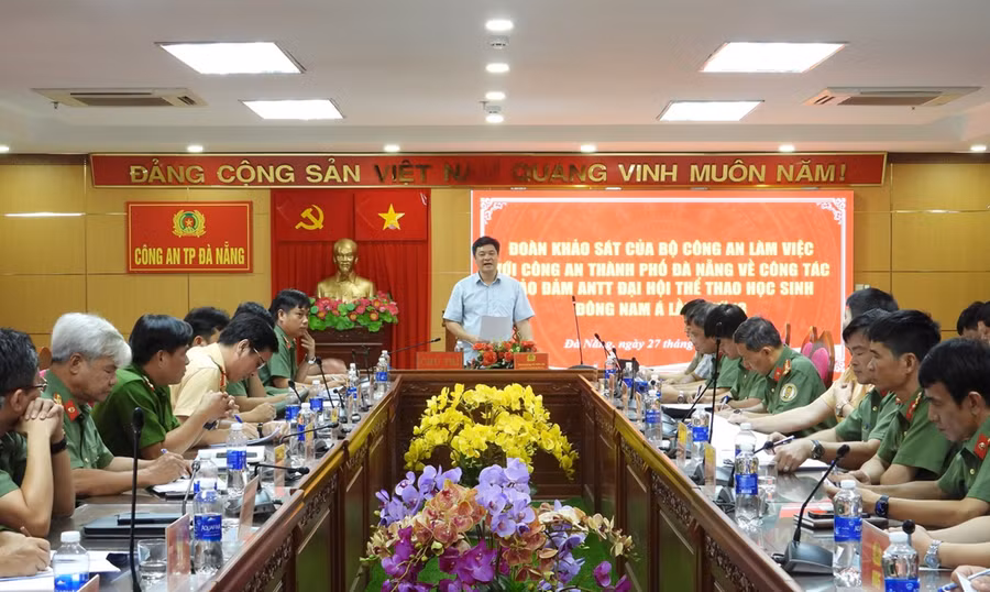 Đoàn khảo sát của Bộ Công an do Thiếu tướng Vũ Hữu Tài - Phó Chánh Văn phòng Bộ làm việc với Công an TP Đà Nẵng.