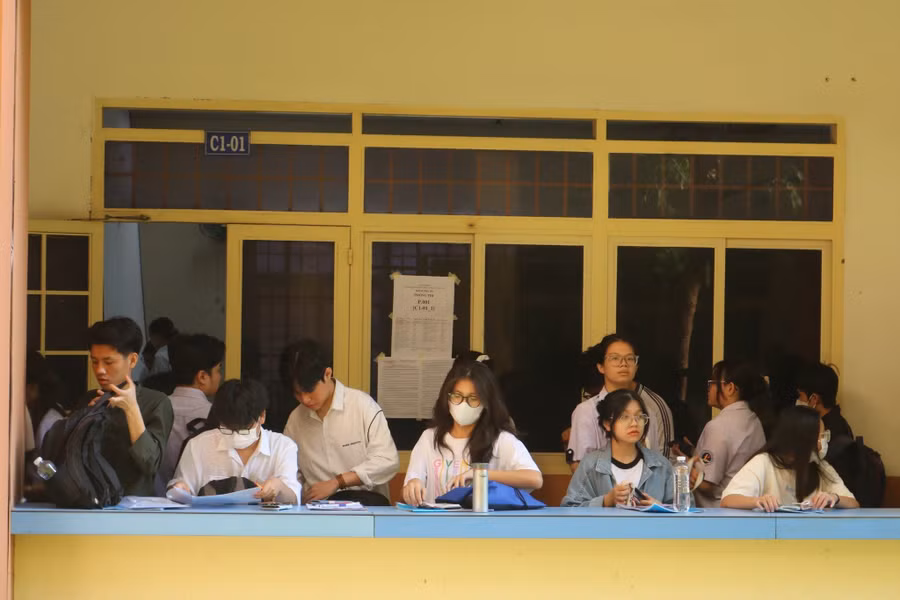 Các tỉnh, thành vùng Đông Nam Bộ đều hoàn tất công tác chuẩn bị theo quy định, bảo đảm kỳ thi tốt nghiệp THPT năm 2024 diễn ra an toàn, nghiêm túc. (Ảnh: Lê Nam)