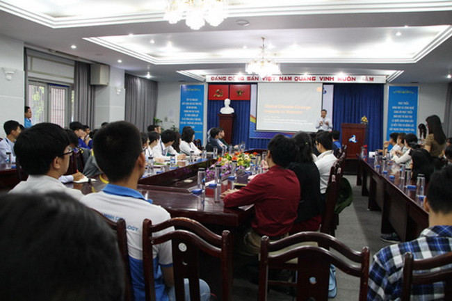 Sinh viên Trường ĐH Bách khoa TPHCM giao lưu với đại biểu chương trình Tàu thanh niên Đông Nam Á và Nhật Bản 2019 Sinh viên Trường ĐH Bách khoa TPHCM giao lưu với đại biểu chương trình Tàu thanh niên Đông Nam Á và Nhật Bản 2019