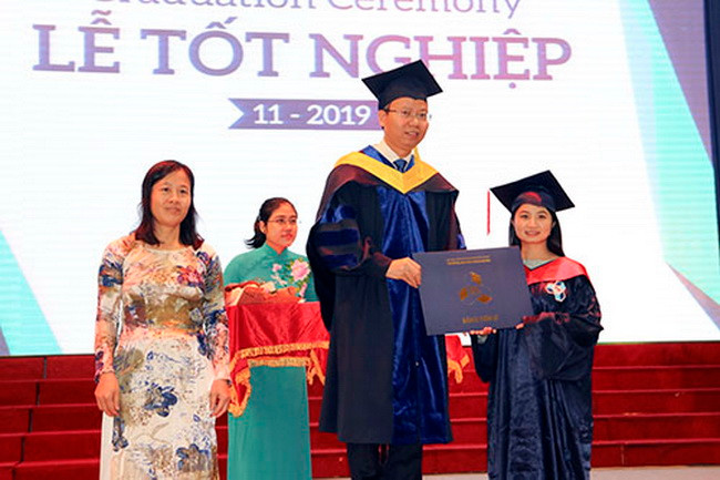 Trong đợt tốt nghiệp này, có 14 tiến sĩ; 231 thạc sĩ và hơn 2.500 tân kỹ sư, cử nhân, kiến trúc sư được công nhận tốt nghiệp