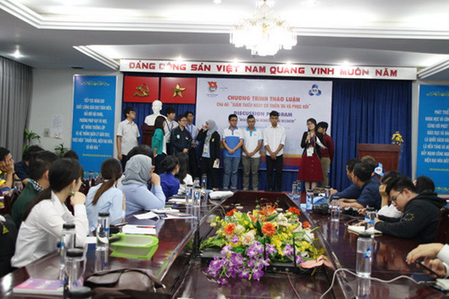 Quang cảnh buổi giao lưu. Quang cảnh buổi giao lưu.