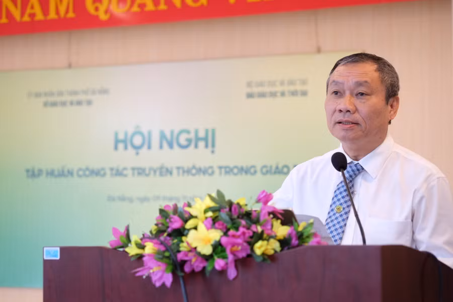 Ông Mai Tấn Linh - Phó Giám đốc Sở GD&ĐT TP Đà Nẵng phát biểu tại Hội nghị. (Ảnh: Hoàng Vinh)