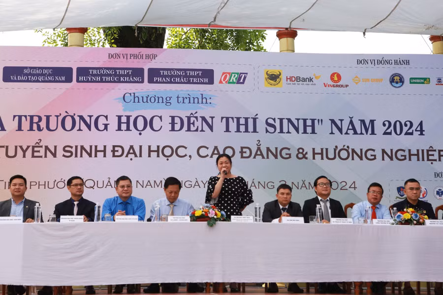 Th.S Hoàng Thúy Nga, chuyên viên cao cấp Vụ Giáo dục Đại học (Bộ GD&amp;ĐT) thông tin về Kỳ thi Tốt nghiệp THPT năm 2024 cho học sinh.