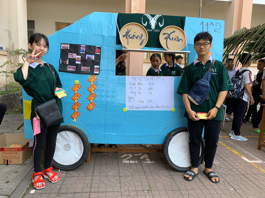 Gian hàng ẩm thực phục vụ quý khách