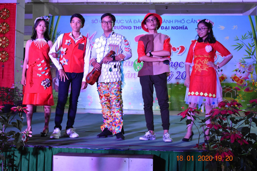 Thi trình diễn thời trang