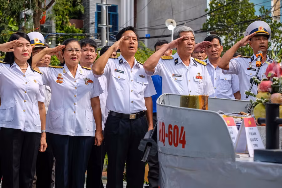 Hội cựu chiến binh Lữ đoàn công binh 83 (Quân chủng Hải Quân) phối hợp với Ban liên lạc bộ đội Trường Sa Đà Nẵng tổ chức lễ tưởng niệm 64 anh hùng liệt sĩ trong trận chiến bảo vệ Gạc Ma.