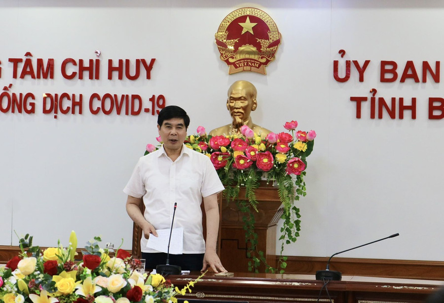 Ông Lâm Hải Giang - Phó Chủ tịch UBND tỉnh Bình Định, Trưởng Ban Chỉ đạo kỳ thi tốt nghiệp THPT năm 2023 chủ trì cuộc họp. Ảnh: Sở GD&amp;ĐT tỉnh Bình Định.