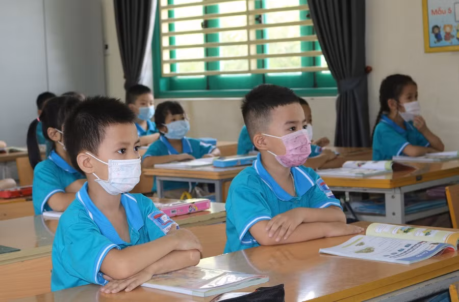 Học sinh lớp 1, trường Tiểu học Gia Sàng (TP Thái Nguyên) hào hứng với những ngày đầu năm học mới.