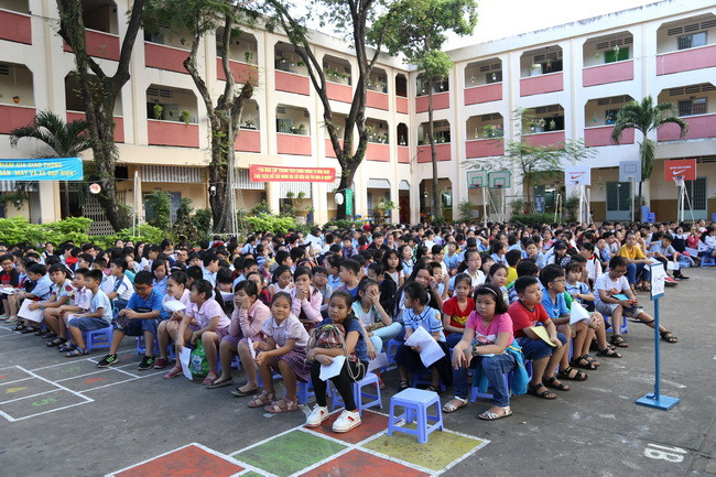 Rất đông các thí sinh đến từ các trường tiểu học trên địa bàn TPHCM tham dự vòng 1 cuộc thi TOEFL Primary Challenge năm nay. Rất đông các thí sinh đến từ các trường tiểu học trên địa bàn TPHCM tham dự vòng 1 cuộc thi TOEFL Primary Challenge năm nay.
