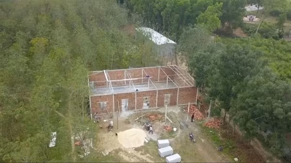 Nhiều hộ dân trước đó đã tự ý xây các công trình nhằm "đón đầu" đền bù khi hay tin dự án cao tốc Bắc - Nam đi qua địa bàn mình sinh sống.