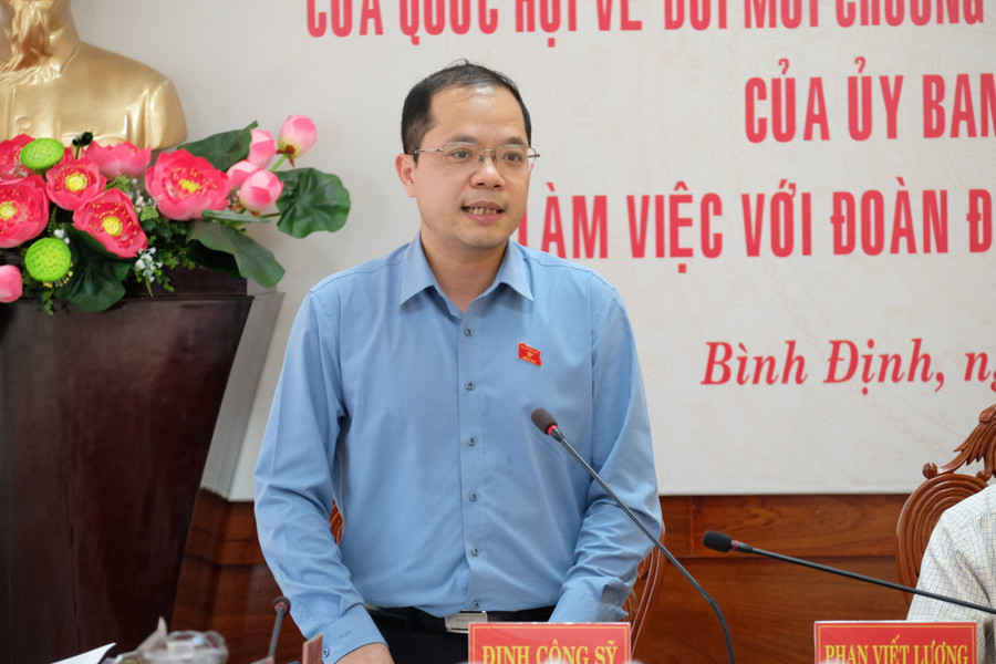 Ông Đinh Công Sỹ - Phó Chủ nhiệm Ủy ban Văn hóa, Giáo dục của Quốc hội chủ trì buổi làm việc với Đoàn ĐBQH tỉnh Bình Định. Ảnh: Hoàng Vinh. Ông Đinh Công Sỹ - Phó Chủ nhiệm Ủy ban Văn hóa, Giáo dục của Quốc hội chủ trì buổi làm việc với Đoàn ĐBQH tỉnh Bình Định. Ảnh: Hoàng Vinh.
