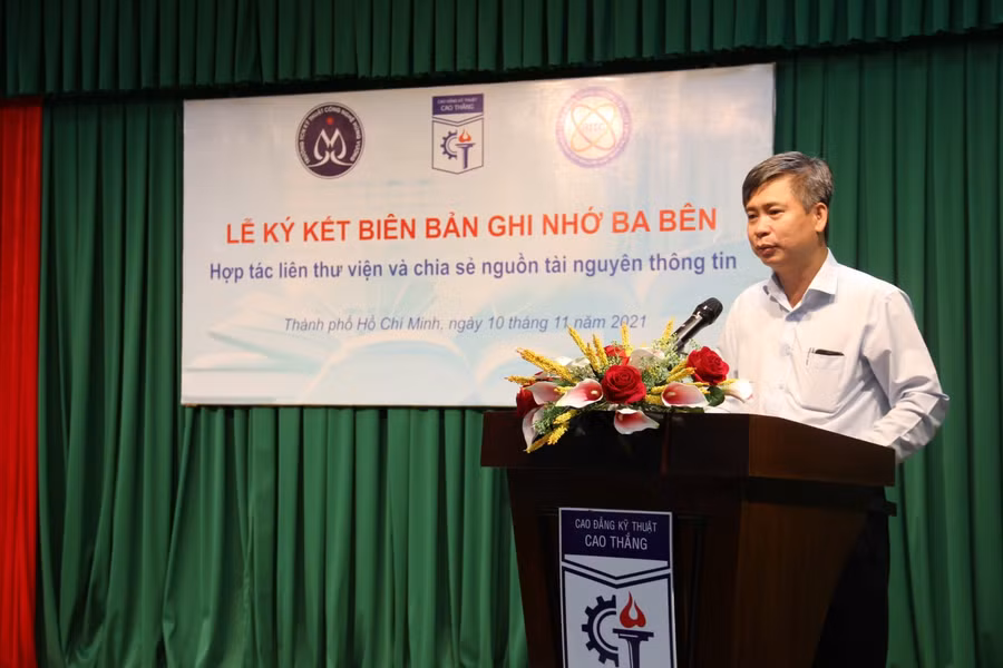 Hiệu trưởng Trường CĐ Kỹ thuật Cao Thắng Lê Đình Kha phát biểu tại buôi lễ ký kết (Ảnh: NTCC)