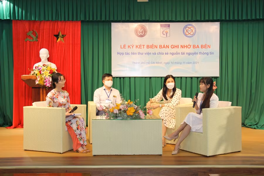 Đại diện các trường tham gia tọa đàm về liên kết thông tin thư viện (Ảnh: NCTT)