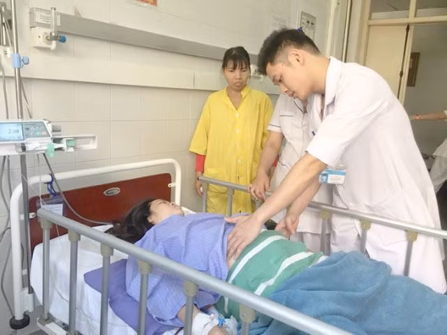 Giành lại sự sống cho mẹ con sản phụ 37 tuần tuổi (BVCC)