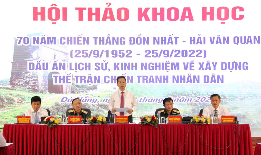 Quang cảnh hội thảo. Quang cảnh hội thảo.
