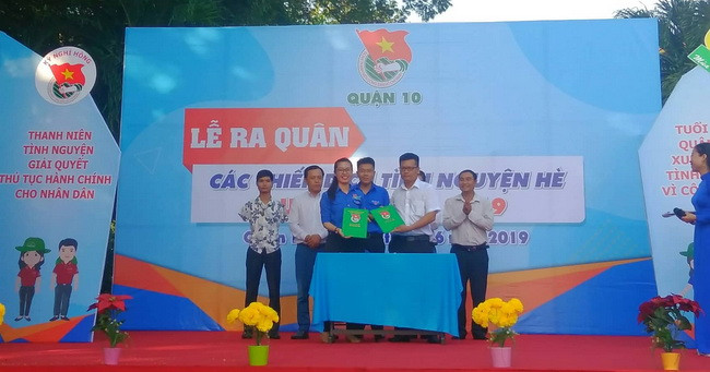 Quang cảnh lễ ký kết liên tịch.