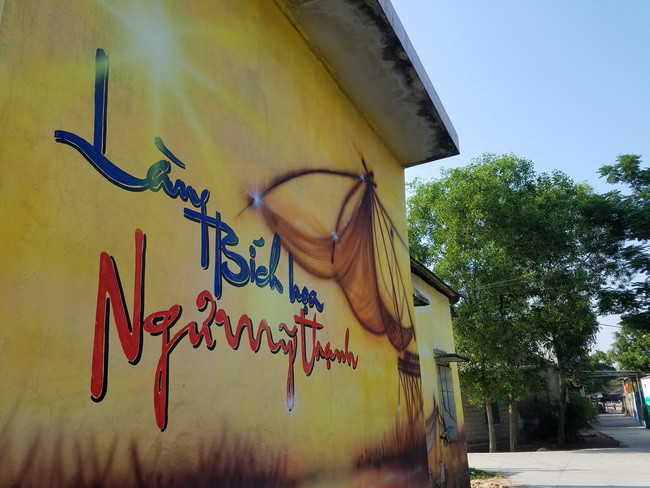 Con đường bích họa tại thôn Ngư Mỹ Thạnh được lấy ý tưởng từ các làng bích họa ở Quảng Nam, Quảng Ngãi…, được thực hiện nhằm mục đích thu hút khách du lịch đến với tỉnh Thừa Thiên - Huế và vùng đầm phá Tam Giang. Con đường bích họa tại thôn Ngư Mỹ Thạnh được lấy ý tưởng từ các làng bích họa ở Quảng Nam, Quảng Ngãi…, được thực hiện nhằm mục đích thu hút khách du lịch đến với tỉnh Thừa Thiên - Huế và vùng đầm phá Tam Giang.