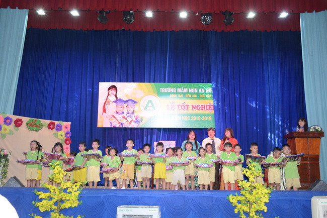 Quang cảnh buổi lễ tốt nghiệp.