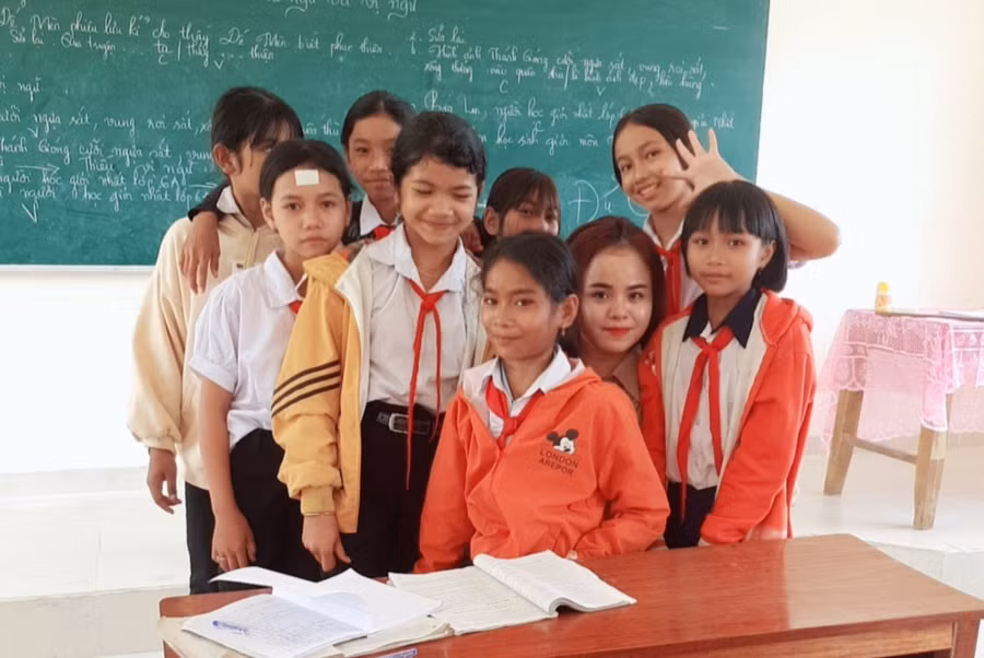 Cô Trang luôn gần gũi với học sinh.