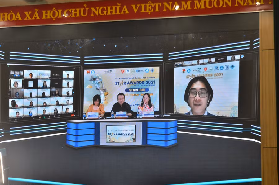 Ban tổ chức cuộc thi tiếng Anh trong sinh viên – Star Awards 2021 khu vực TP Đà Nẵng.