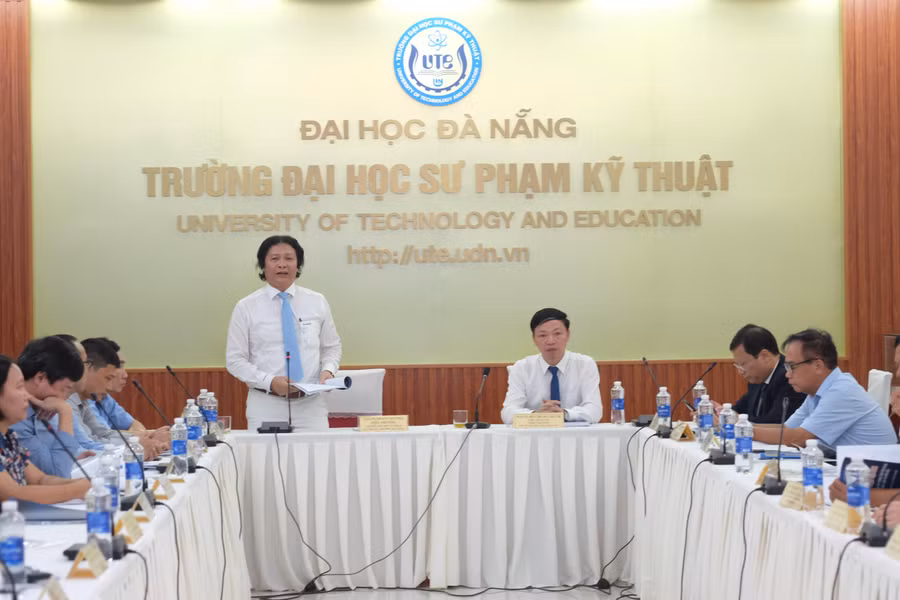 Quang cảnh buổi tọa đàm