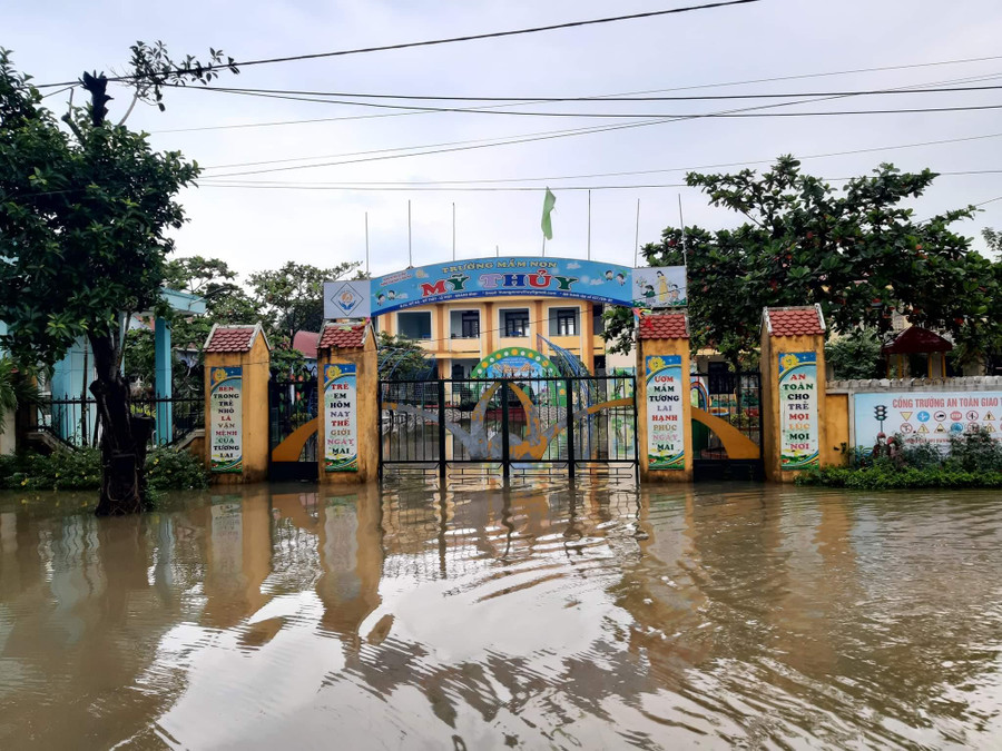 Mưa lớn cũng đã gây ngập tại Trường Mầm non Mỹ Thuỷ.