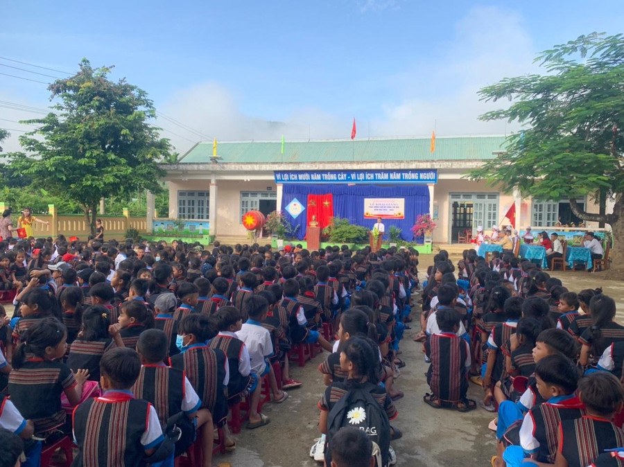 Buổi Lễ khai giảng chỉ gói gọn trong vài chục phút nhưng rất đầm ấm.