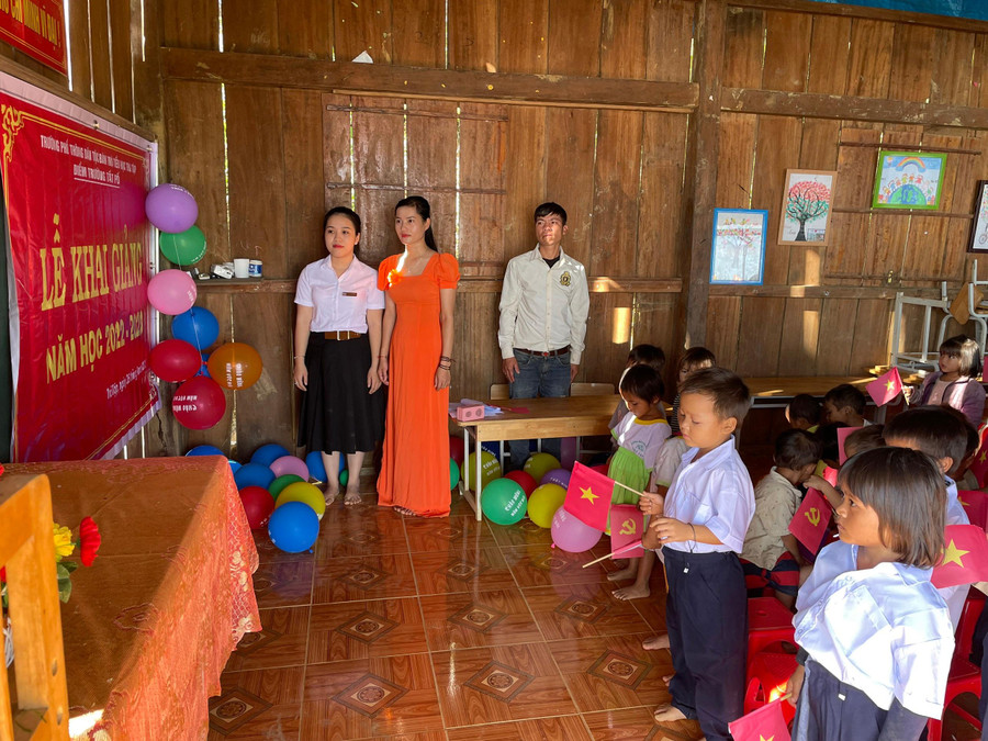 Không khí Lễ khai giảng đơn sơ nhưng đầm ấm Không khí Lễ khai giảng đơn sơ nhưng đầm ấm