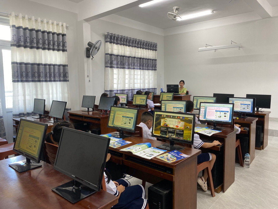 Trường Tiểu học Hòa Bắc được xây dựng bên thôn Phò Nam với đầy đủ cơ sở vật chất. Ảnh: Hoàng Vinh. Trường Tiểu học Hòa Bắc được xây dựng bên thôn Phò Nam với đầy đủ cơ sở vật chất. Ảnh: Hoàng Vinh.