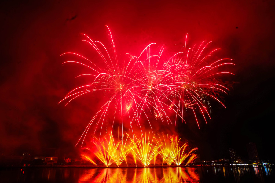 Phần thi của đội tuyển Anh được nhận xét là một “liều thuốc” để cổ vũ tinh thần vượt qua khó khăn của nhân loại. Ảnh: Hoàng Vinh.