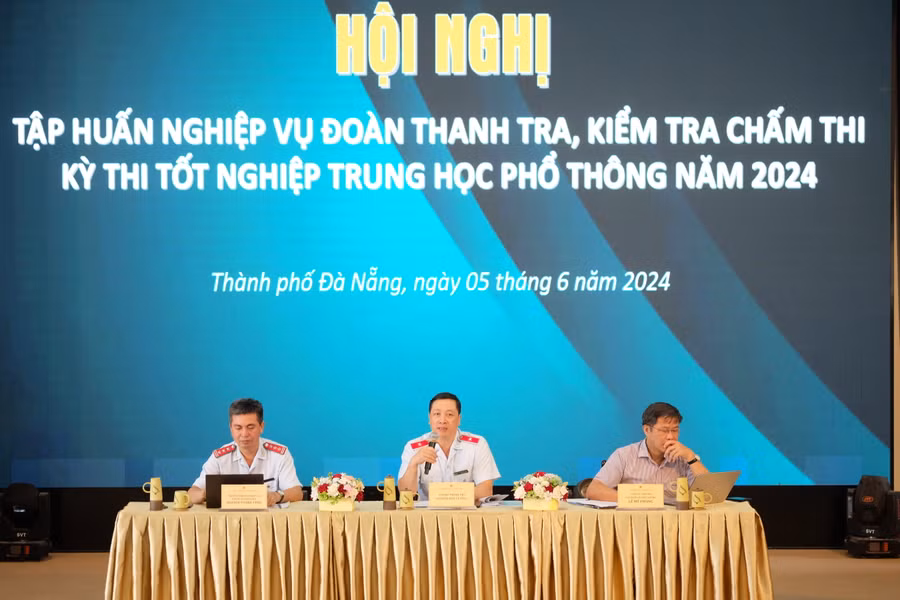 Ông Nguyễn Đức Cường - Chánh Thanh tra Bộ GD&ĐT giải đáp những thắc mắc tại Hội nghị.