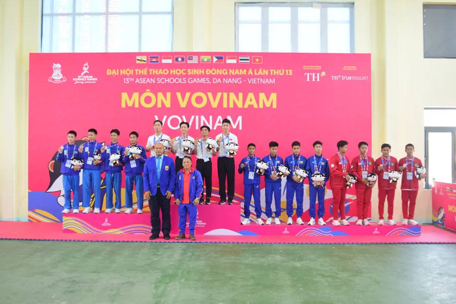 Ở nội dung biểu diễn đòn chân tấn công, các vận động viên của Đoàn Thể thao học sinh Việt Nam đã xuất sắc giành tấm Huy chương Vàng.